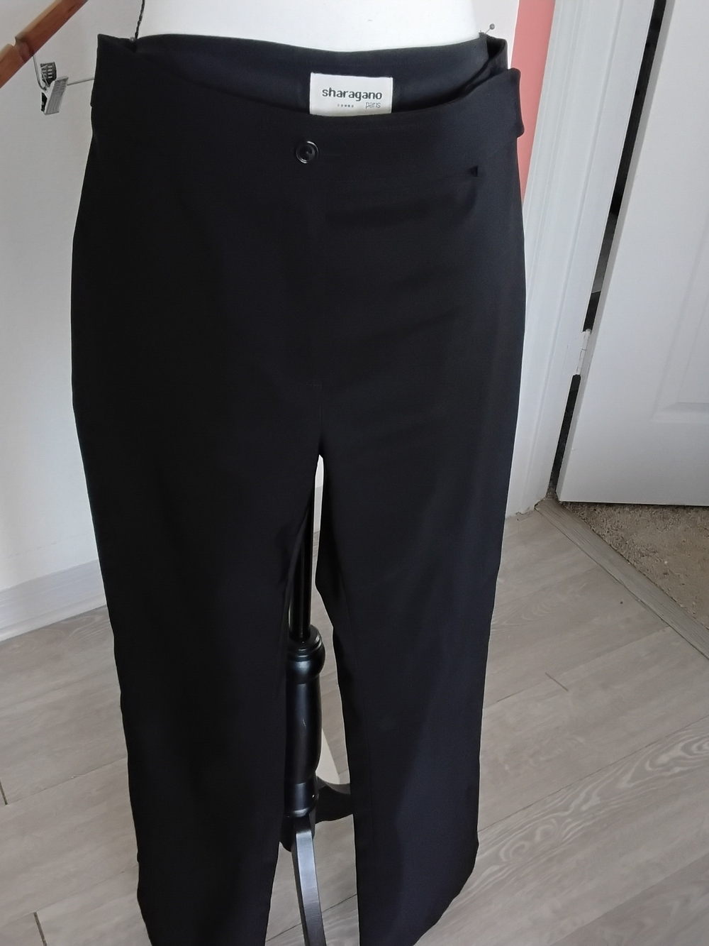 Sharagano Paris Black Women's Straight-Leg Dress Pants